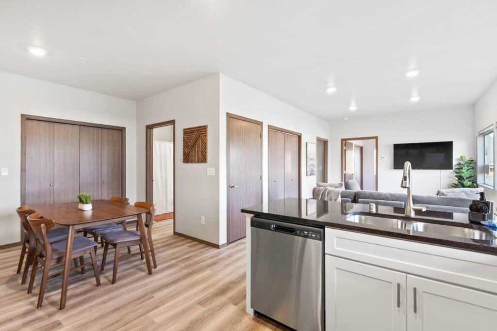 Brand New 2 Bd 2 Bth Near Dt And Perry District Apartment สโปแคน ภายนอก รูปภาพ